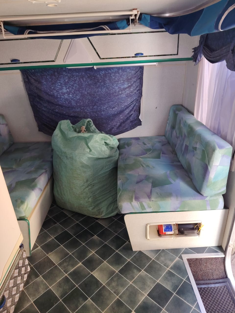 2001 Sprite Splash Caravan (CT 1614)