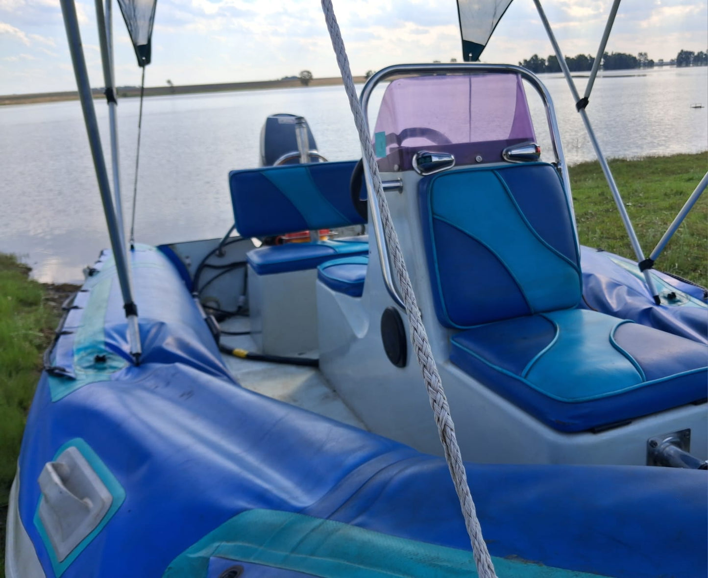 SOLD 2000 Superduck Boat (CT 1486)