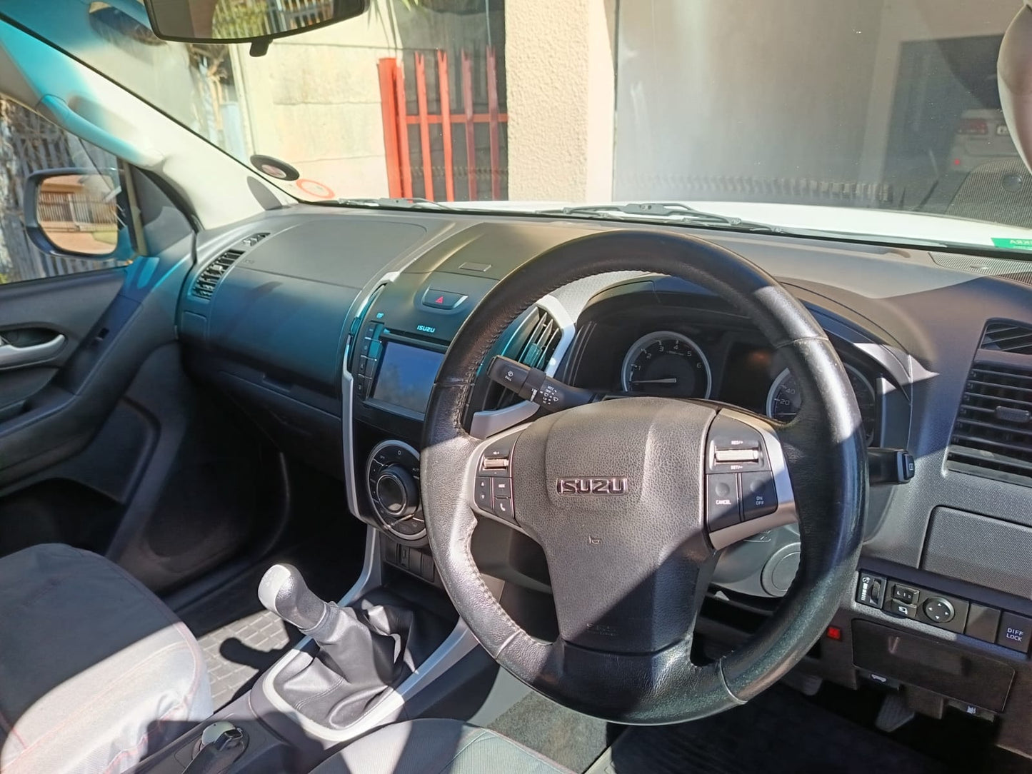 2017 Isuzu DTEQ 4x4 Double Cab Bakkie (CT 1620)
