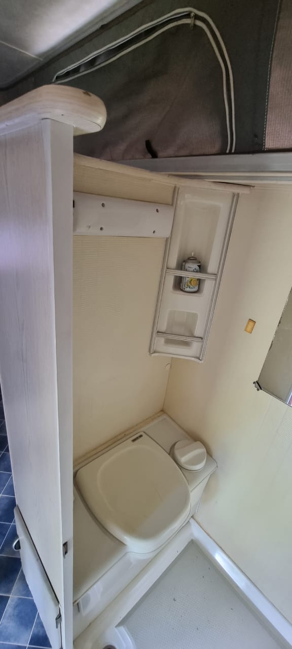2004 Sprite Sufer Delux Caravan (CT 1284)