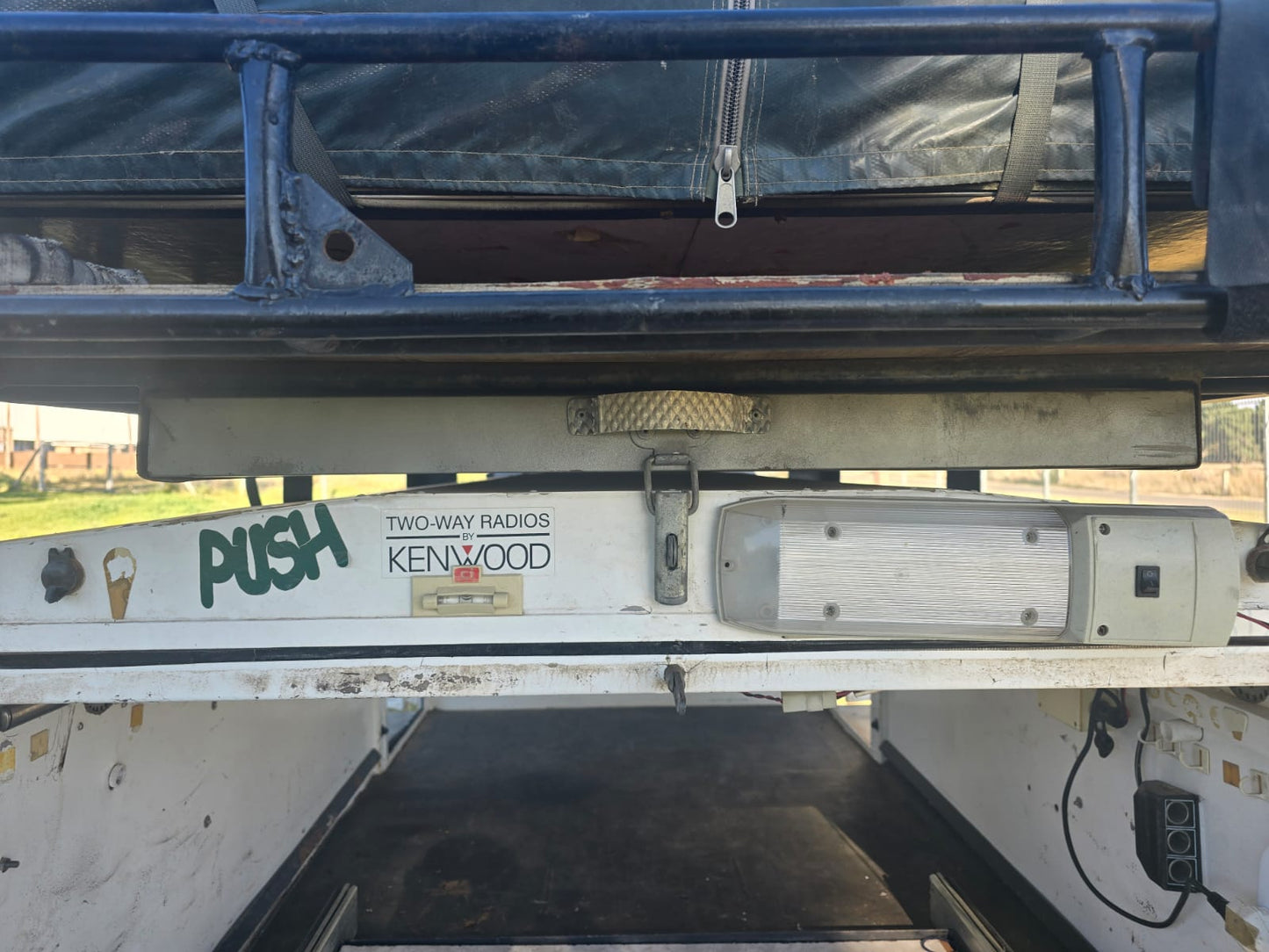 2000 Conqueror Safari Off Road Camping Trailer (CT 1571)