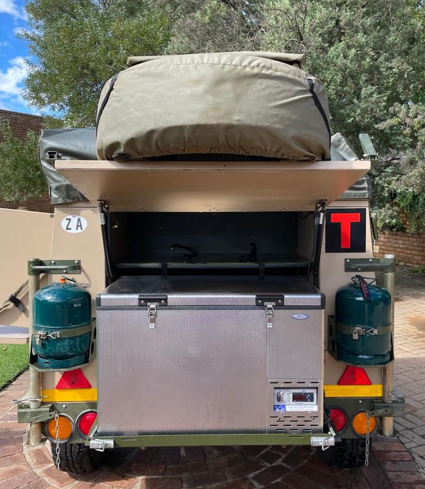 SOLD 2005 Conqueror Compact Off Road Camping Trailer (CT 1464)