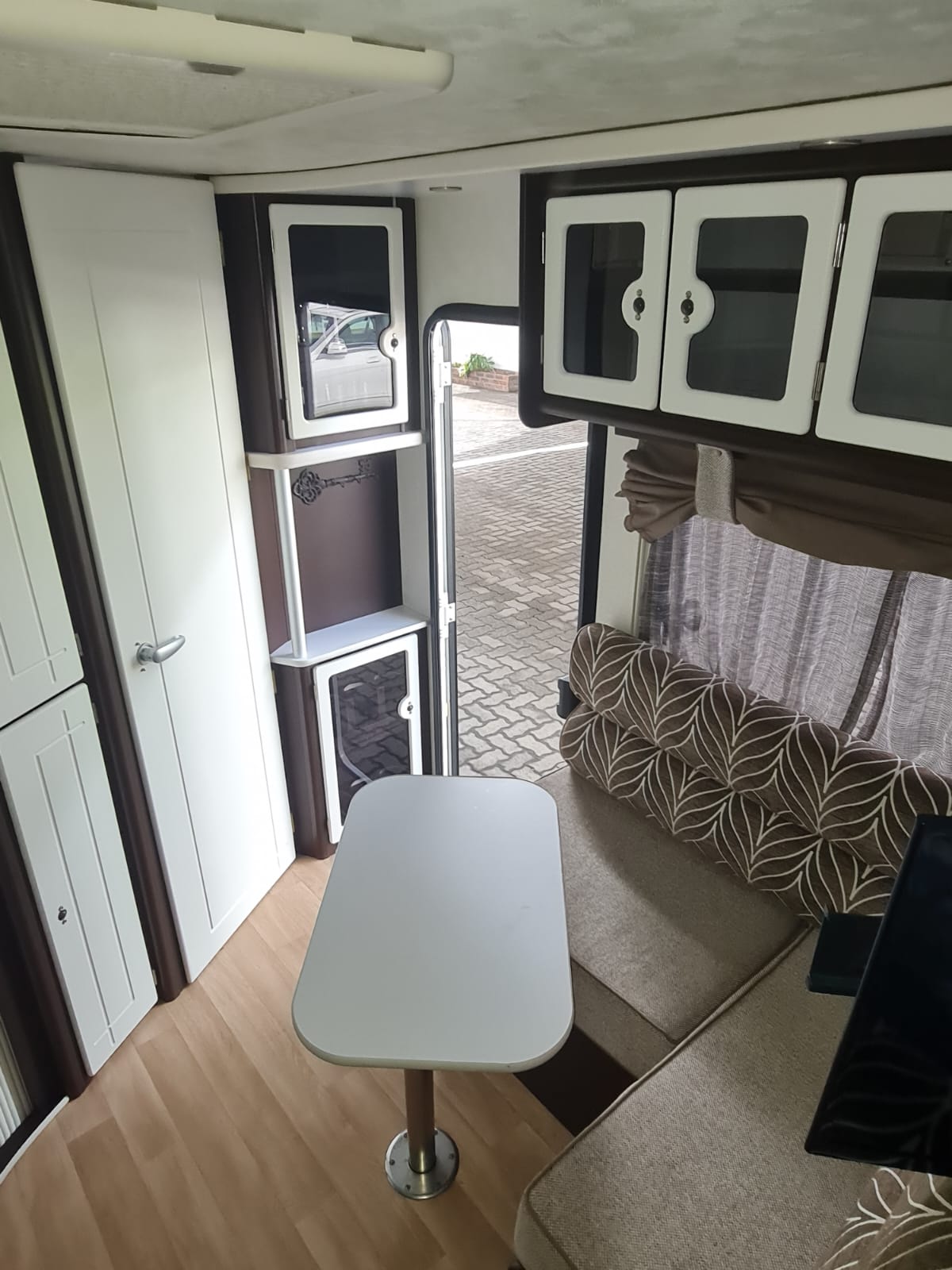 SOLD 2013 Jurgens Classique Caravan (CT 1347)