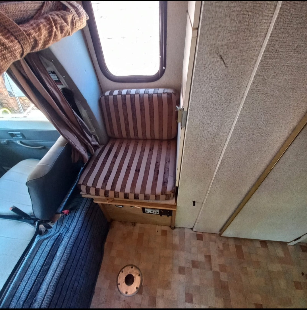 1992 Mitsubishi L300 Companion Motorhome (CT 1601)