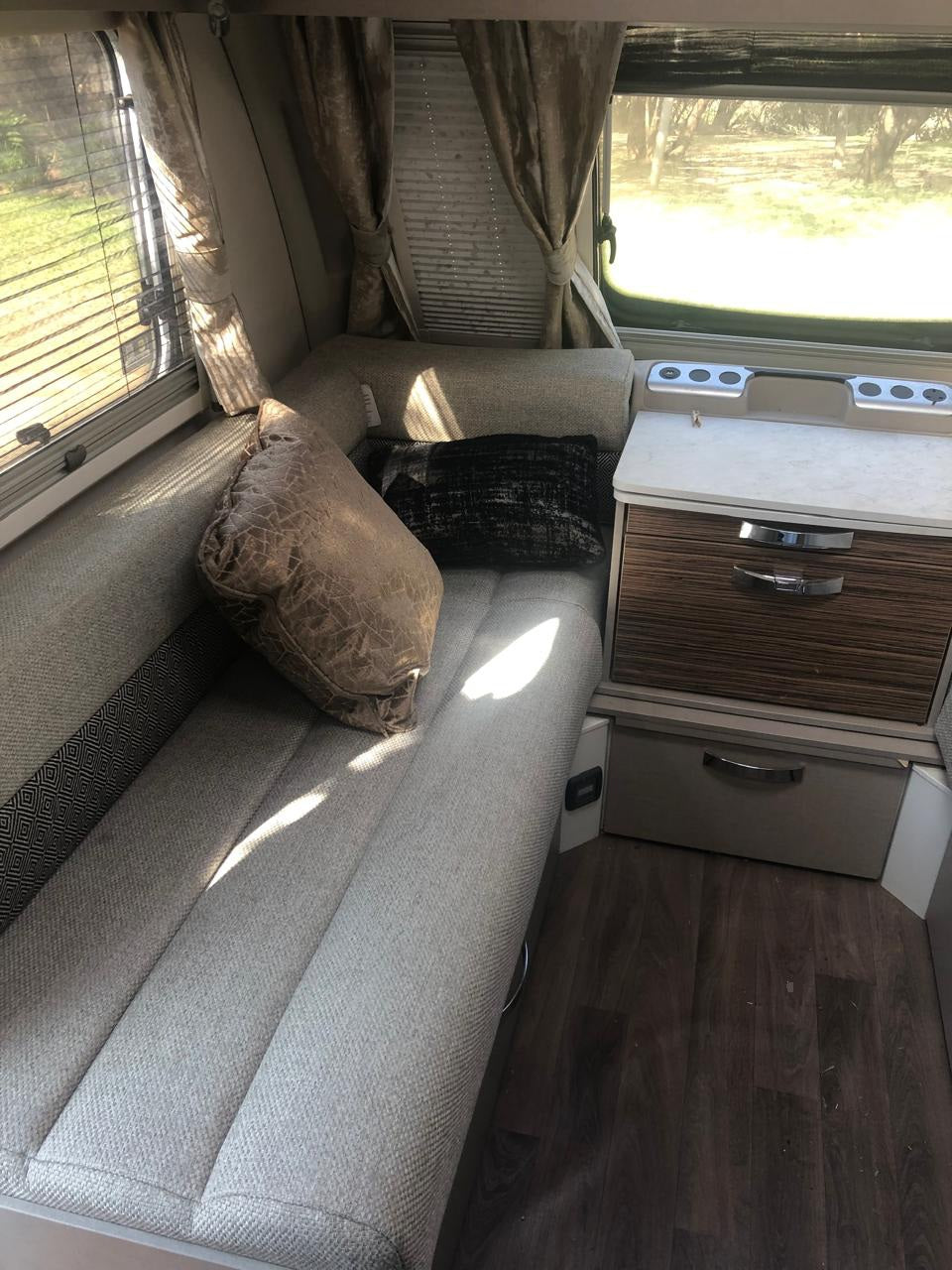 2020 Swift Coastline Deluxe Caravan (CT 1655)