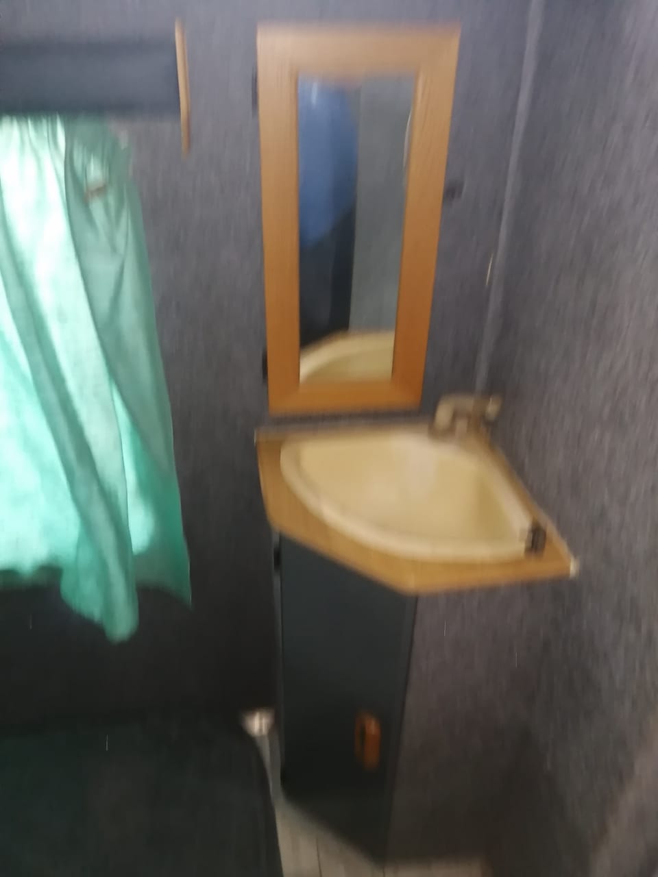 SOLD 1996 Gypsey Regal Caravan (CT 1472)