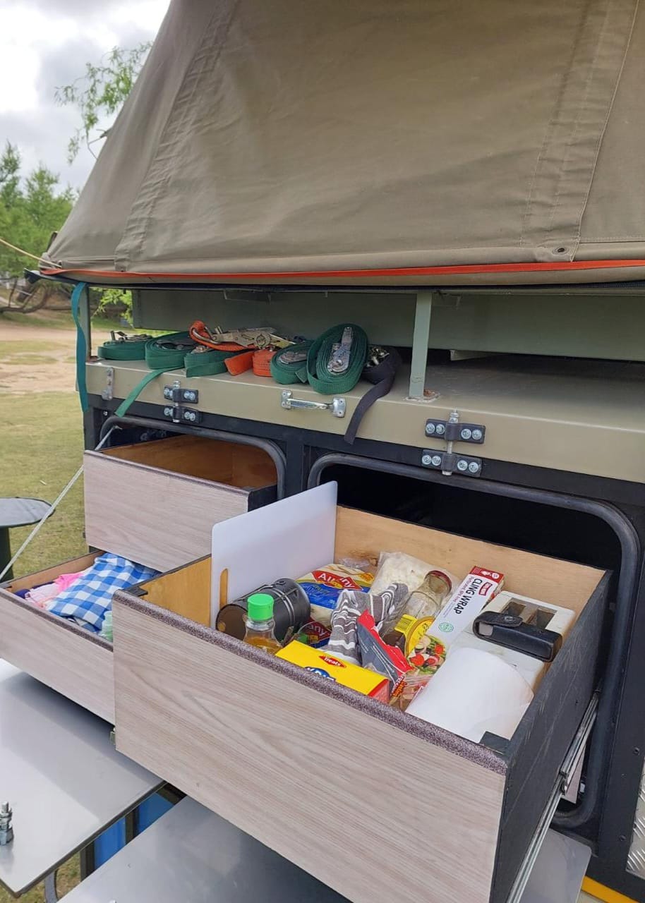 SOLD 2000 Venter Bush Baby Camping Trailer (CT 1471)