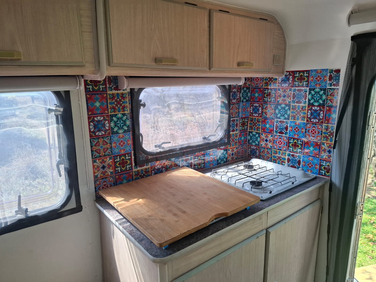 Bakkiemate Camper (CT 1658)