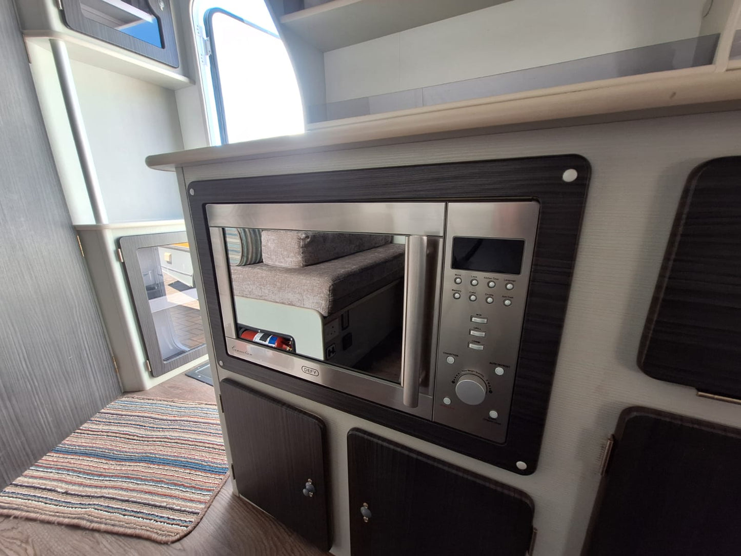 2020 Jurgens Exclusive Caravan (CT 1504)