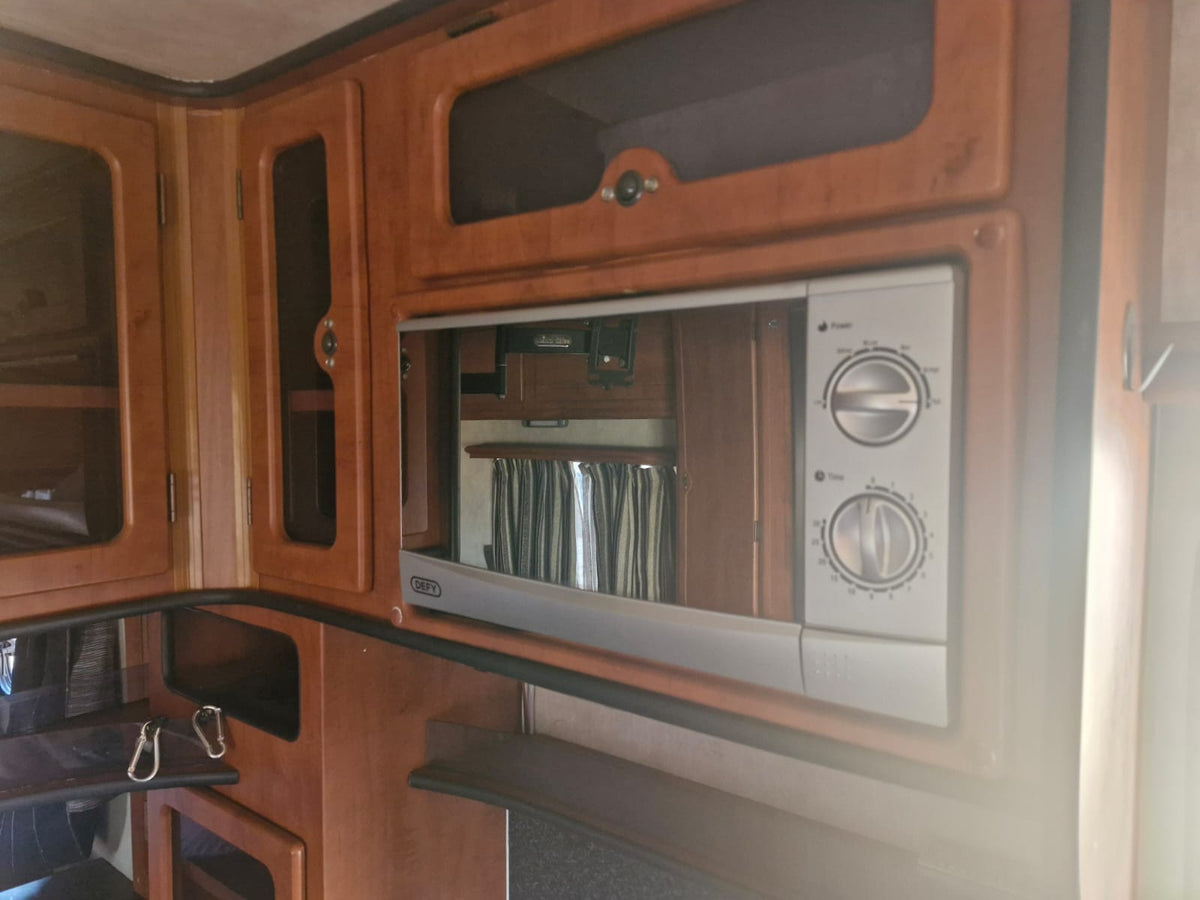2014 Jurgens Elegance Caravan (CT 1640)