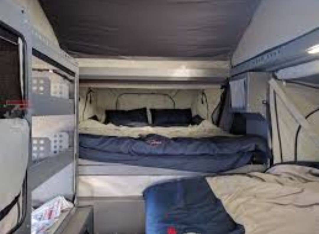 2024 Conqueror Commander Platinum Edition Off Road Camping Trailer (CT 1492)