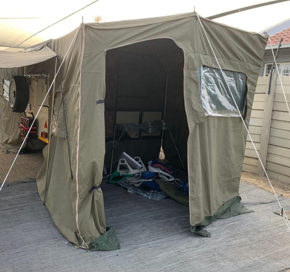 2012 Jurgens Off Roader Camping Trailer (CT 1558)
