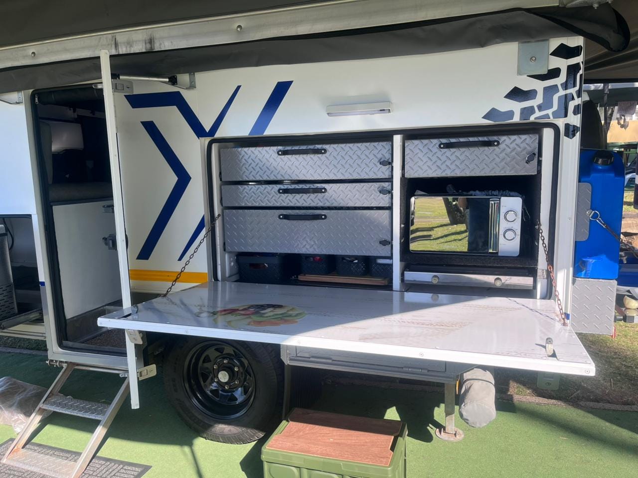 2023 AdventureXtreme Gladiator Off Road Caravan (CT 1615)