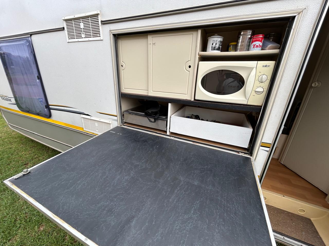 SOLD 2003 Jurgens Exclusive Caravan (CT 1331)