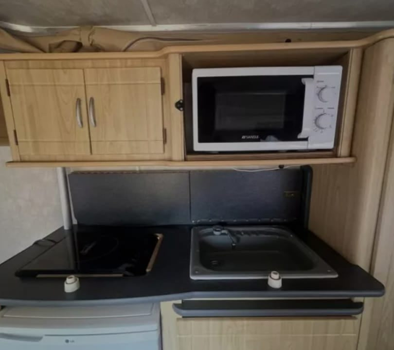 2010 Gypsey Rascal Caravan (CT 1556)
