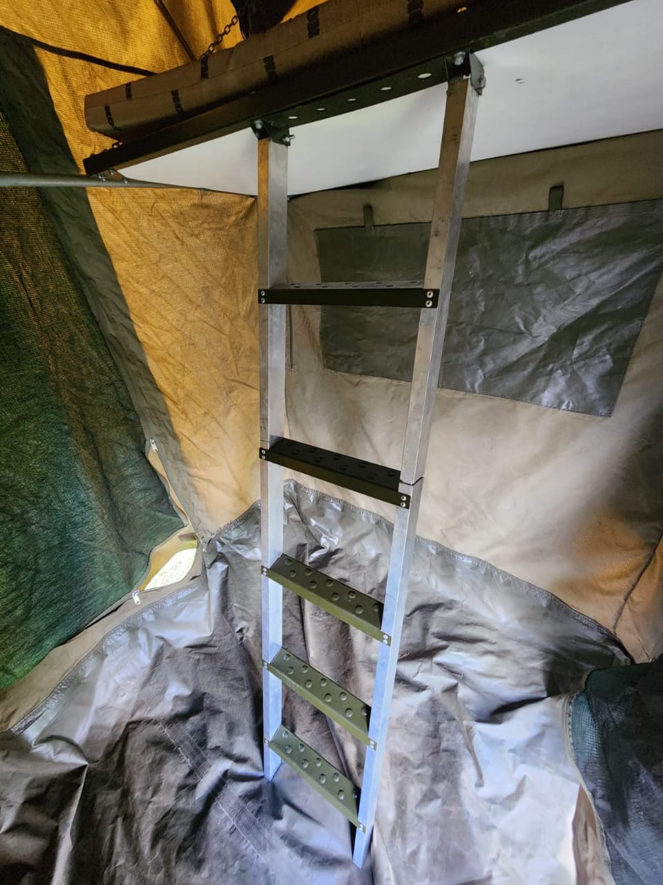 2015 Conqueror Conquest II Camping Trailer (CT 1495)