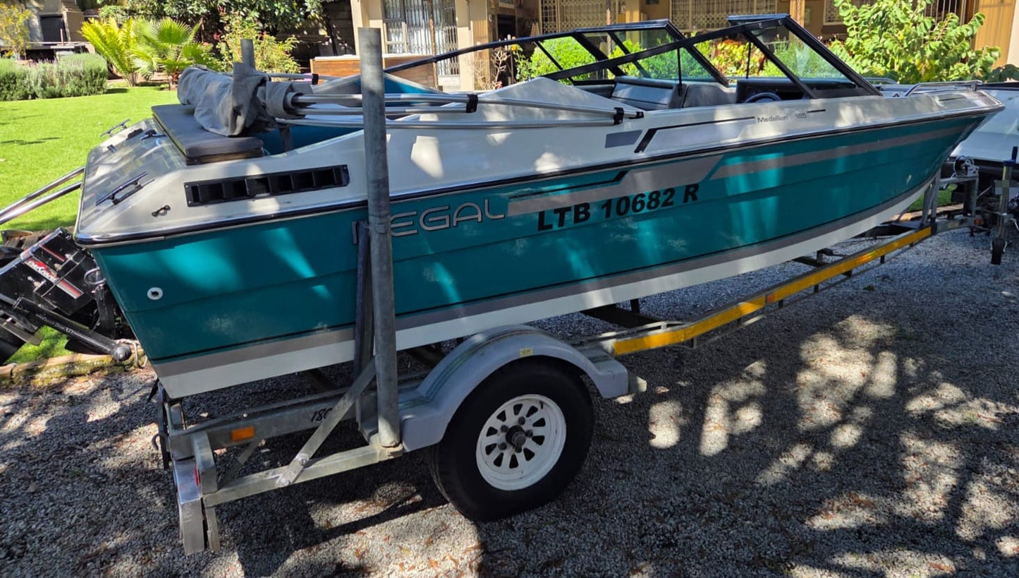 1997 Regal Medallion Ski Boat (CT 1622)