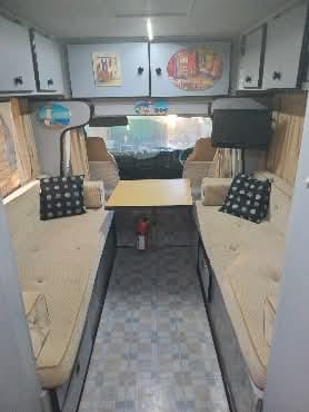 1985 Mitsubishi Motorhome (CT 1635)