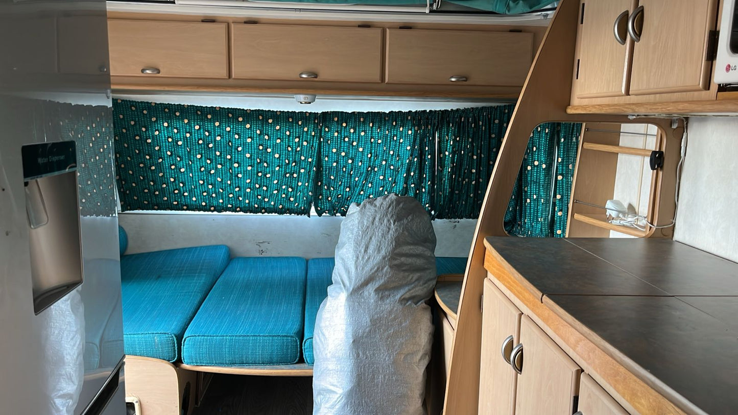 2002 Gypsey Regal Caravan (CT 1575)