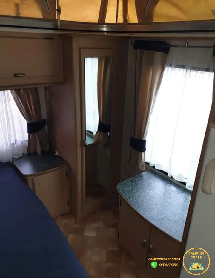 SOLD 2004 Gypsey Blue Series Caravan (CT 1160)
