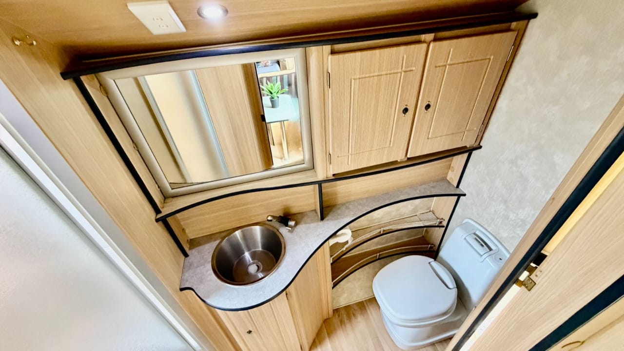 2011 Jurgens Classique Caravan (CT 1545)