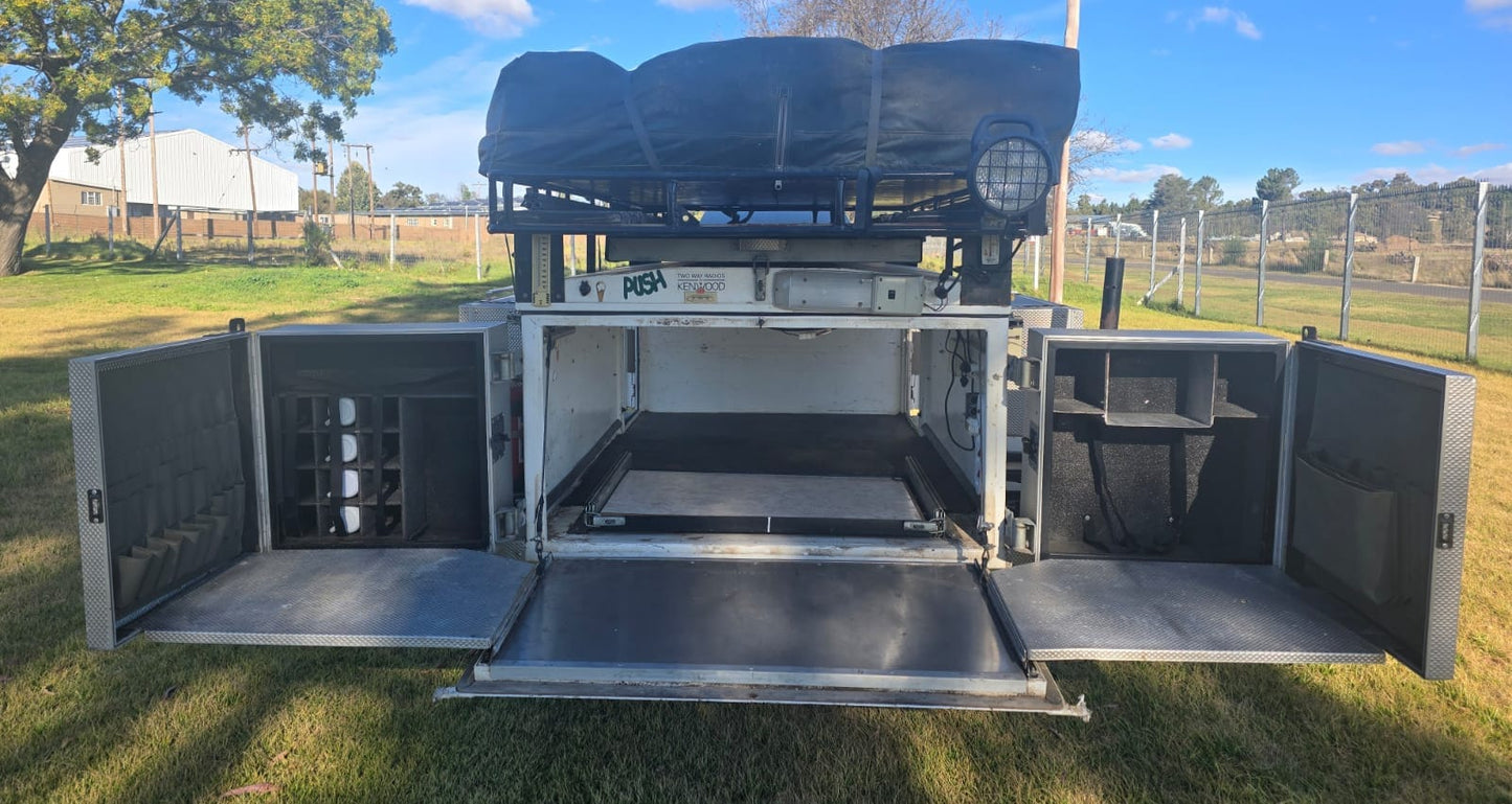 2000 Conqueror Safari Off Road Camping Trailer (CT 1571)