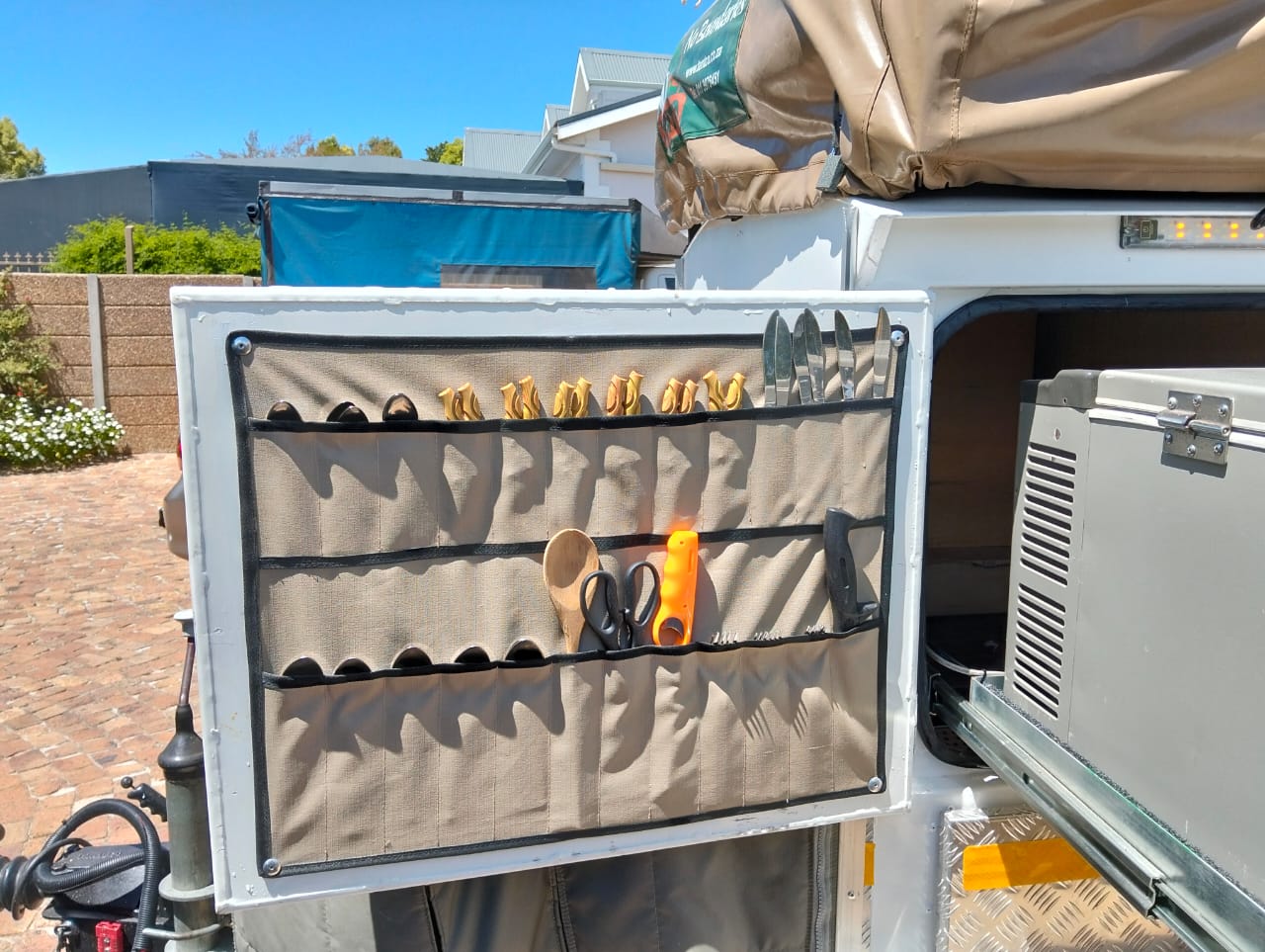 2005 Challenger Bundu Basher Off Road Camping Trailer (CT 1575)