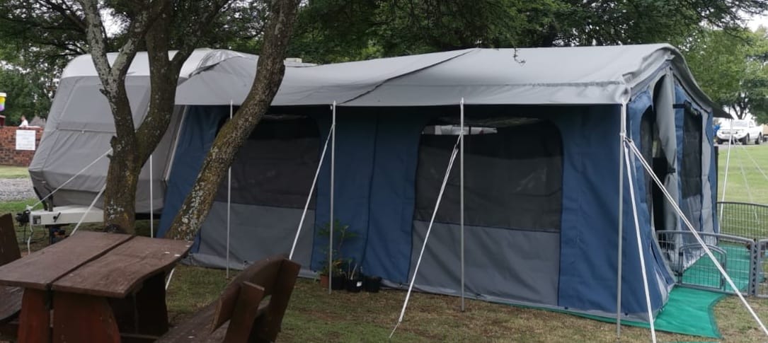 SOLD 1993 Jurgens Exclusive Caravan (CT 1489)