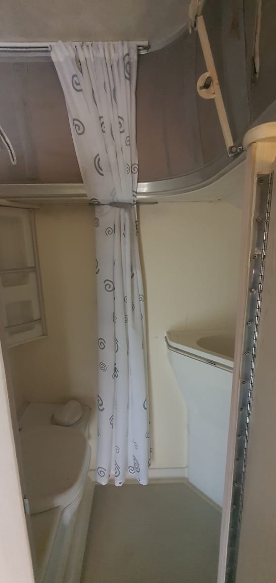 SOLD 2002 Sprite Surfer Delux Caravan (CT 1364)