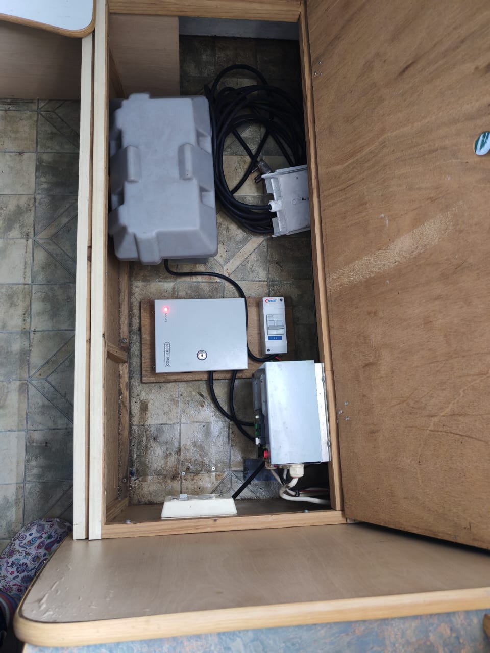 2000 Gypsey Regal Caravan (CT 1484)