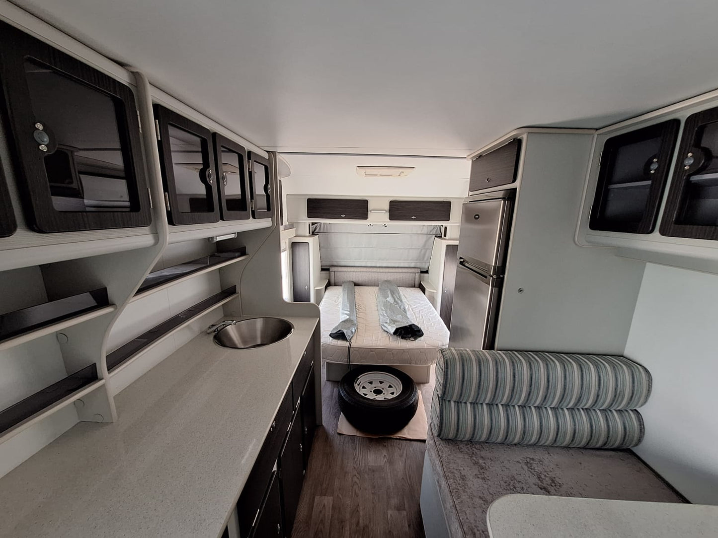 2020 Jurgens Exclusive Caravan (CT 1504)