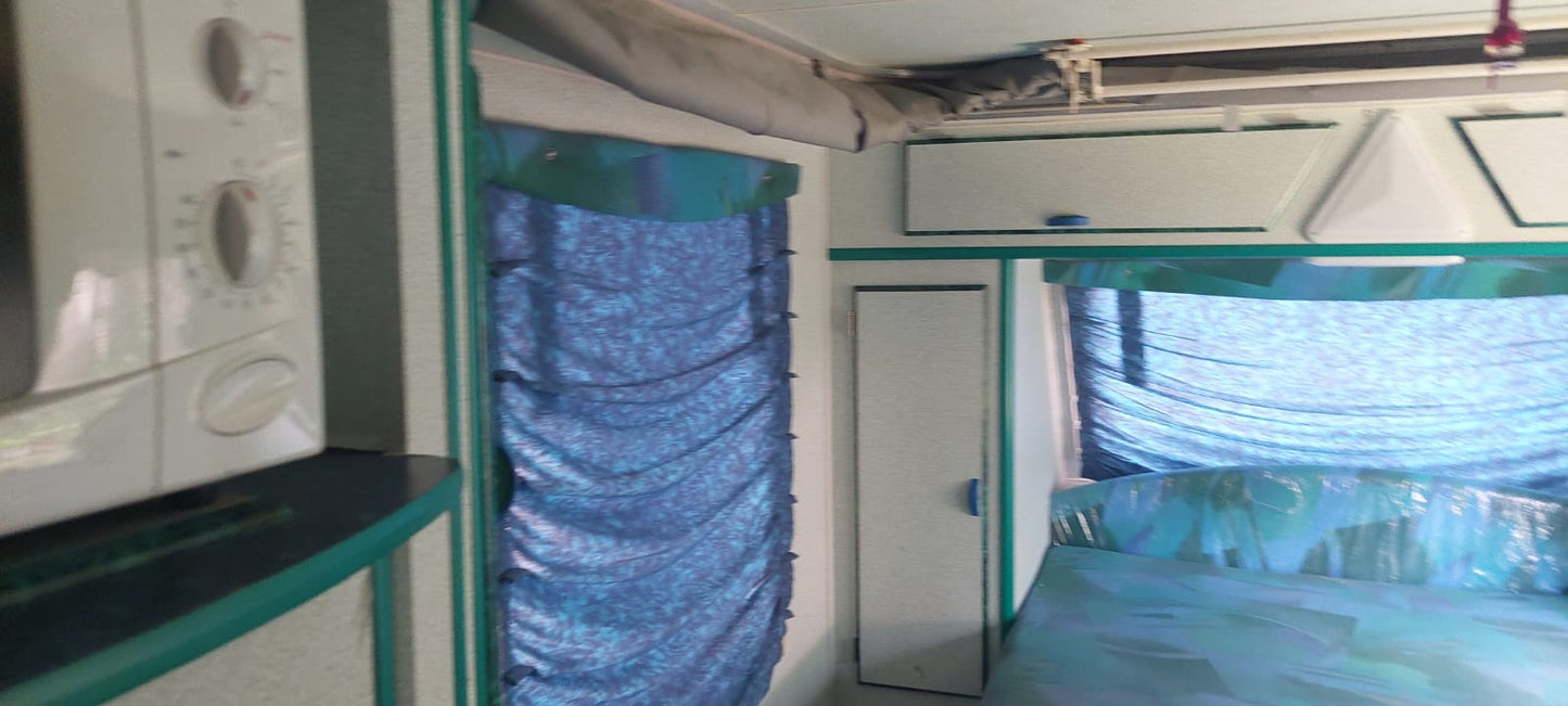 SOLD 2000 Sprite Splash Caravan (CT1069)