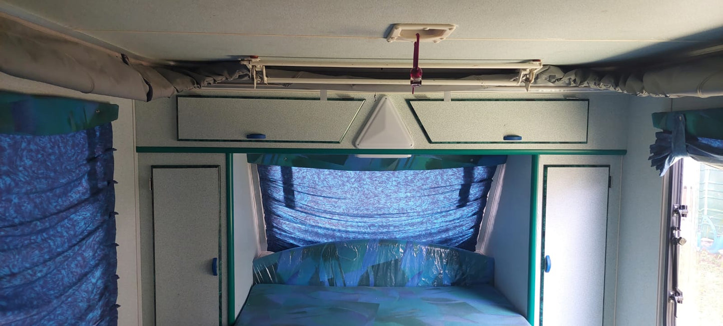 SOLD 2000 Sprite Splash Caravan (CT1069)