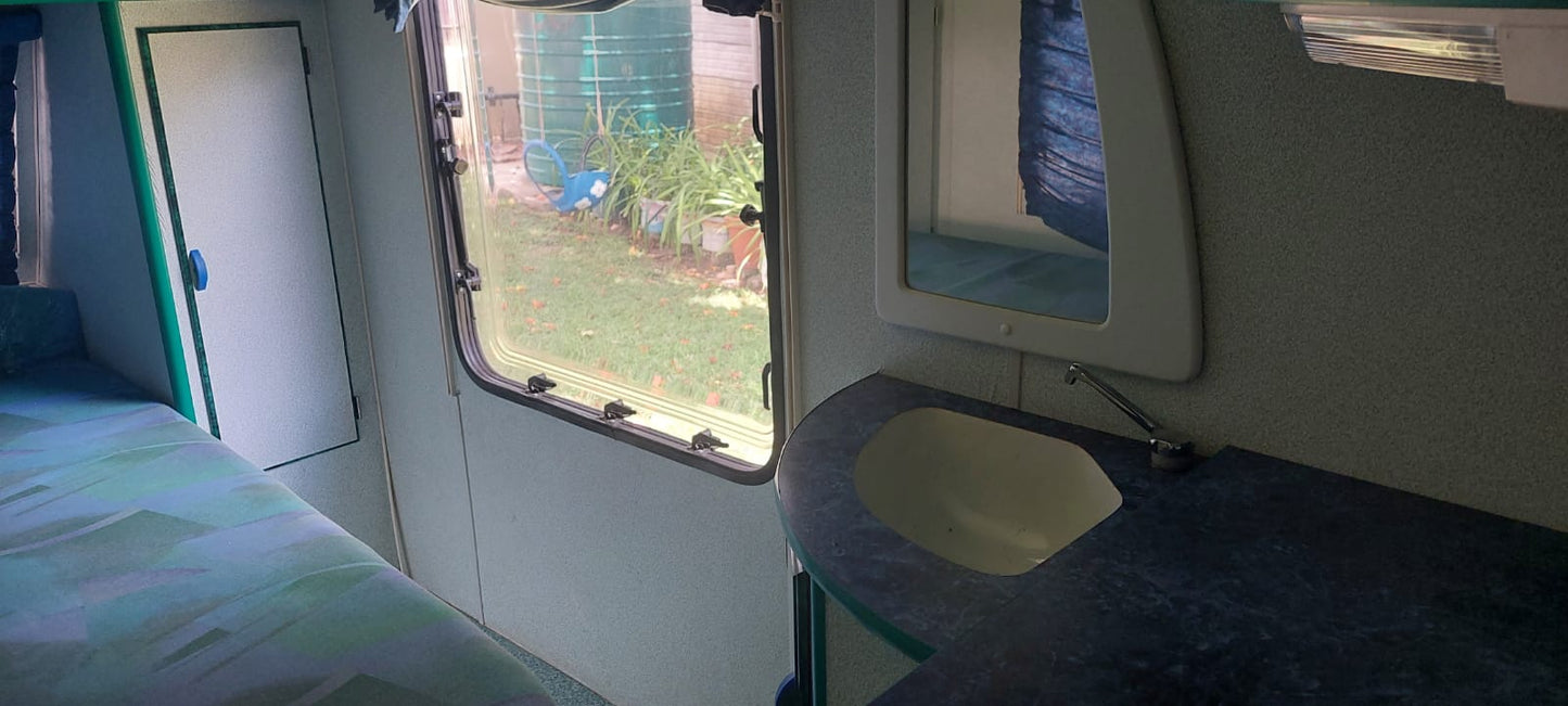 SOLD 2000 Sprite Splash Caravan (CT1069)