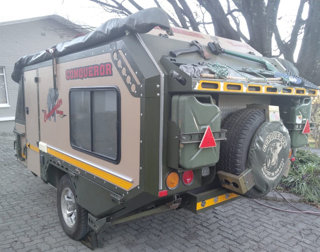 2006 Conqueror Commander  Off-road Camping Trailer (CT 1076)