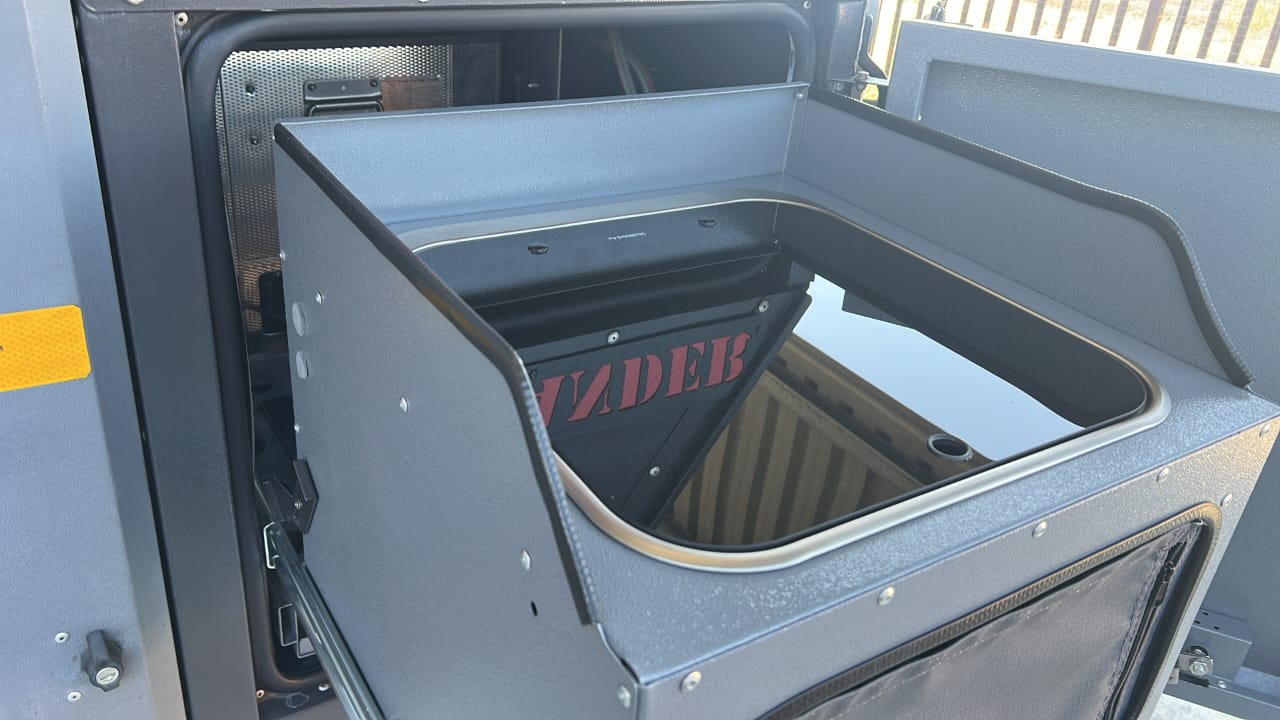 SOLD 2018 Conqueror Commander Platinum Edition Off Road Camping Trailer (CT 1309)
