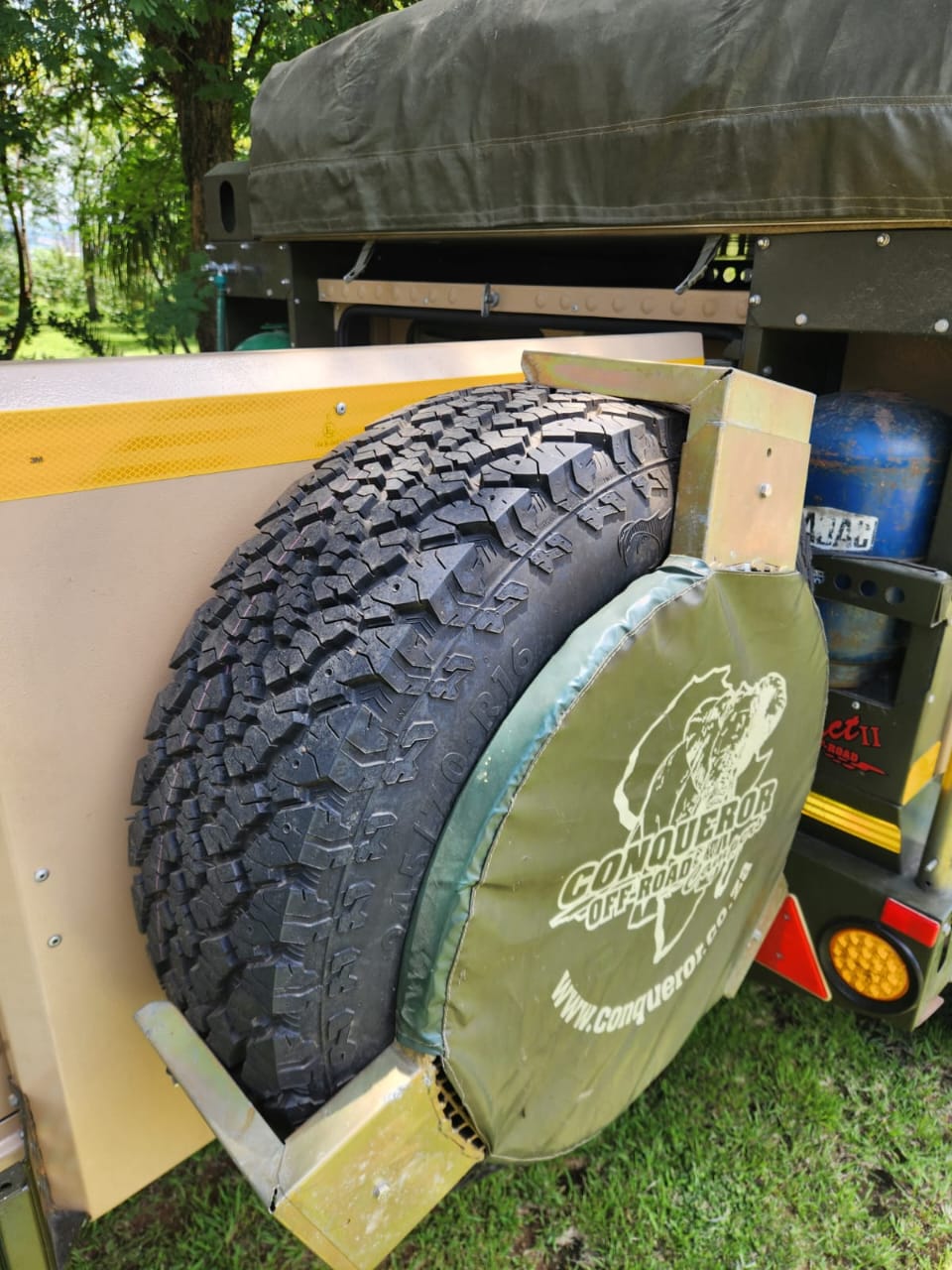 2015 Conqueror Conquest II Camping Trailer (CT 1495)