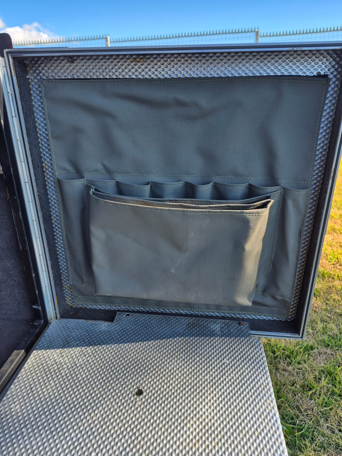 2000 Conqueror Safari Off Road Camping Trailer (CT 1571)