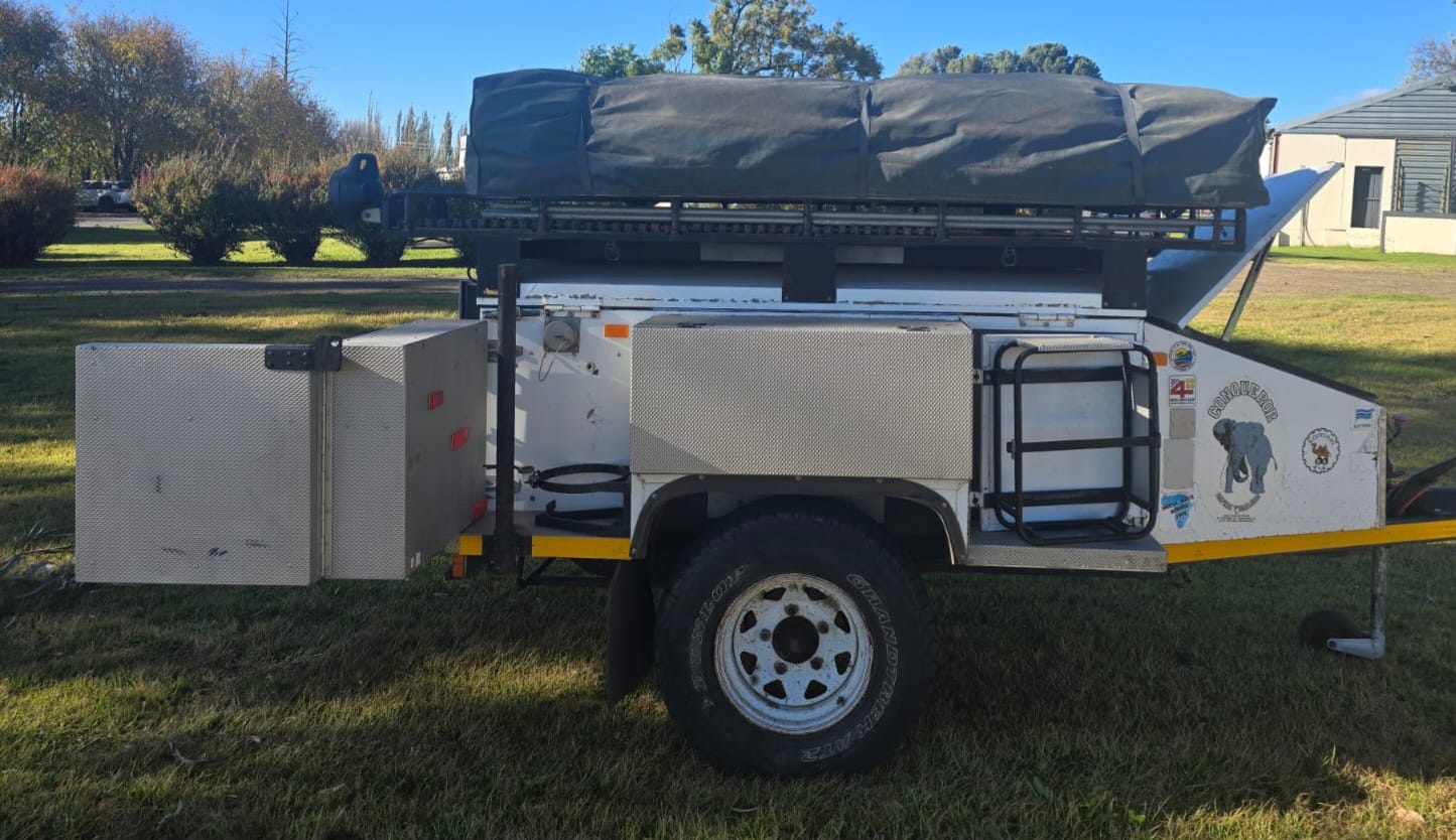 2000 Conqueror Safari Off Road Camping Trailer (CT 1571)