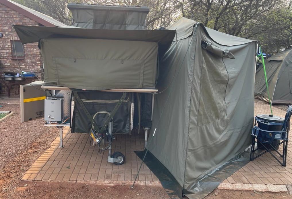 2012 Conqueror Commander Off Road Caravan (CT 1587)