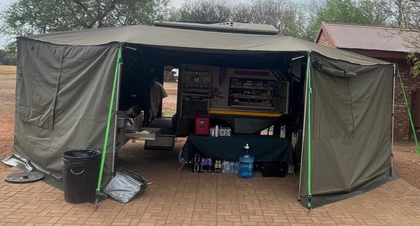 2012 Conqueror Commander Off Road Caravan (CT 1587)