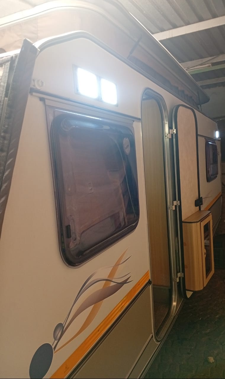 2009 Jurgens Palma Xtreme Caravan (CT 1594)