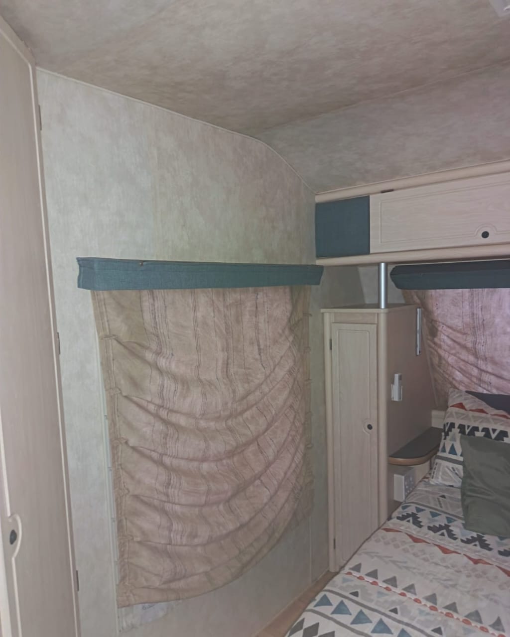 2008 Jurgens Classique Caravan (CT 1595)