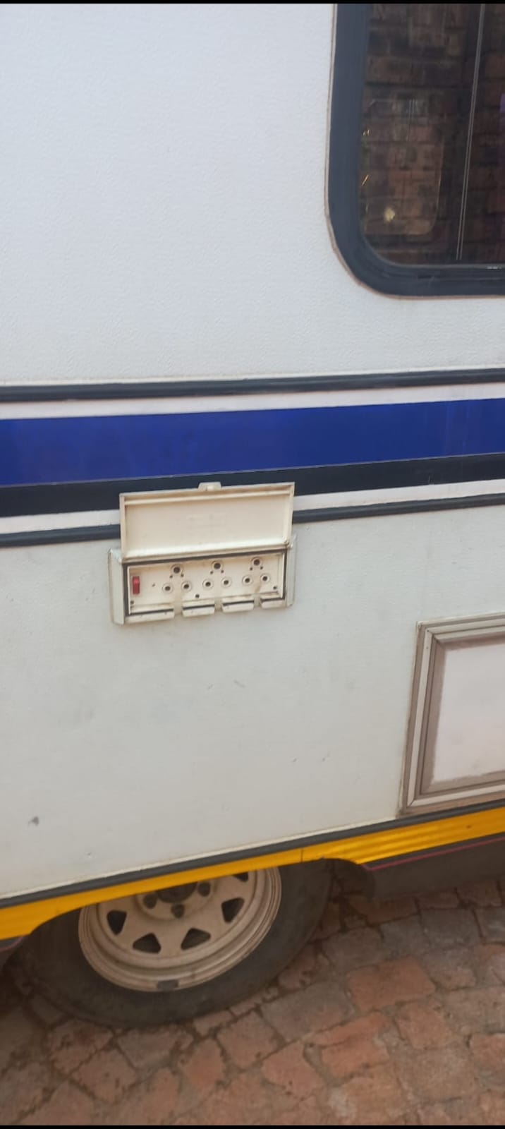 1992 Mitsubishi L300 Companion Motorhome (CT 1601)