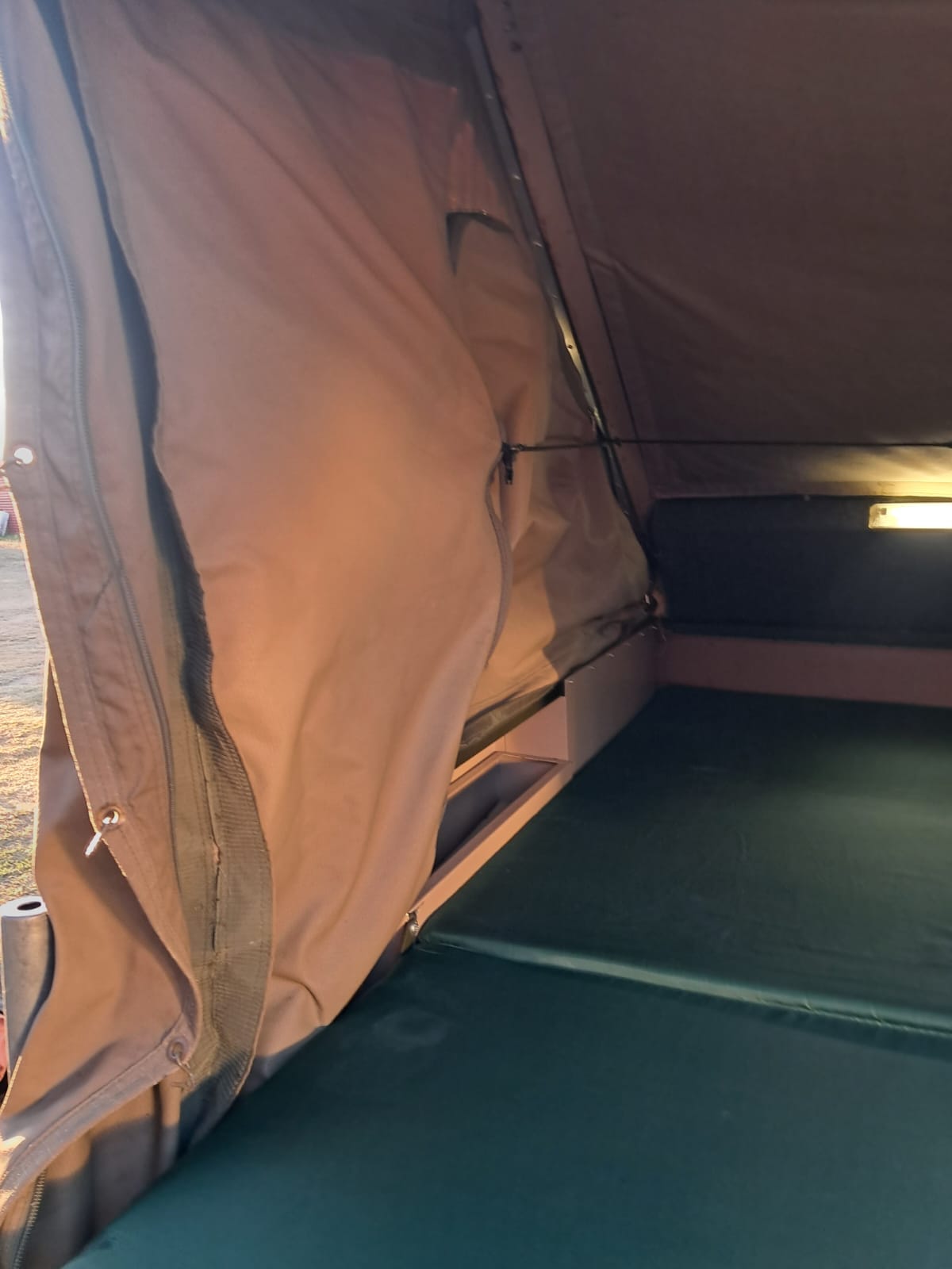 2006 Conqueror Supra I Off Road Camping Trailer (CT 1619)