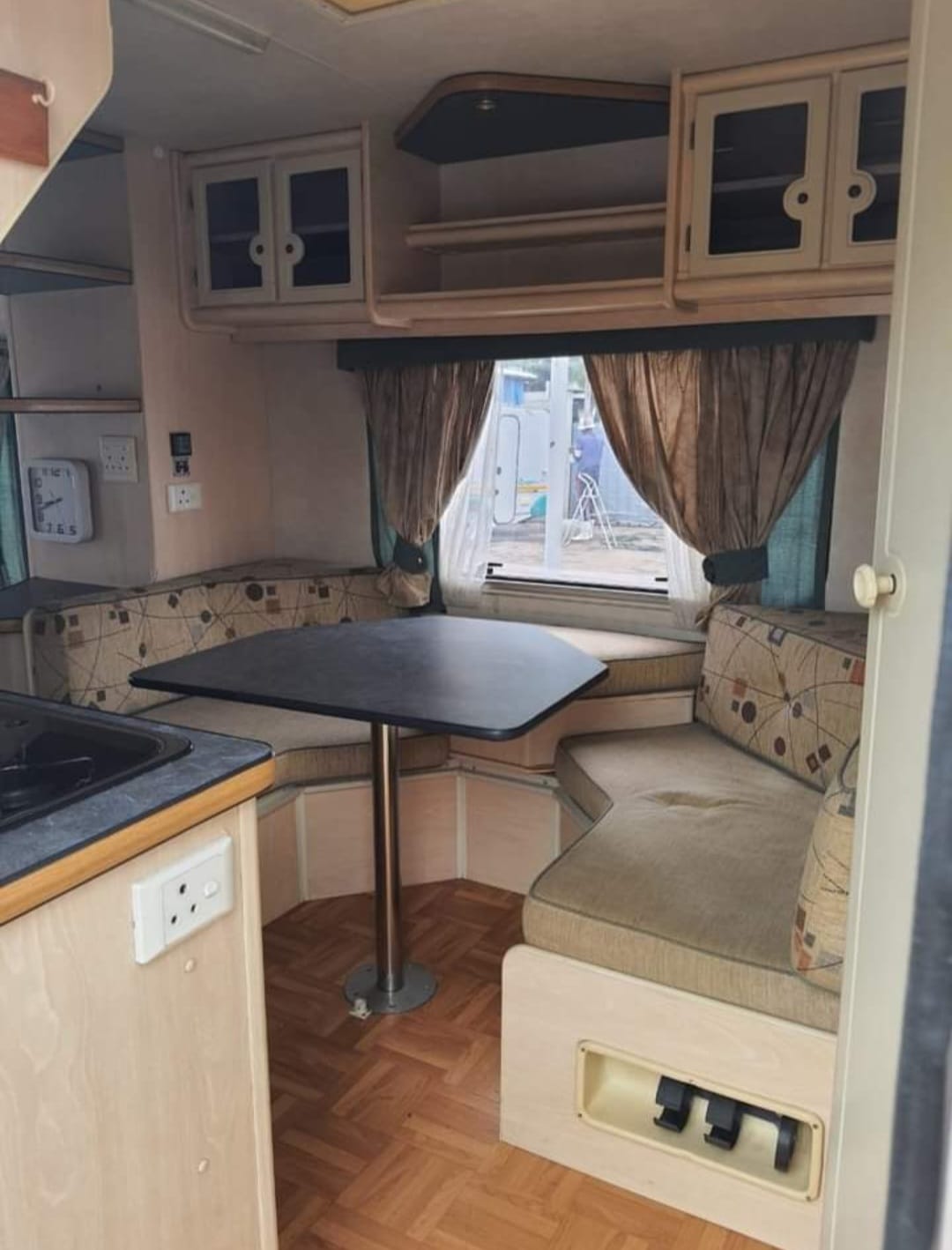 SOLD 2005 Jurgens Exclusive Caravan (CT 1005)