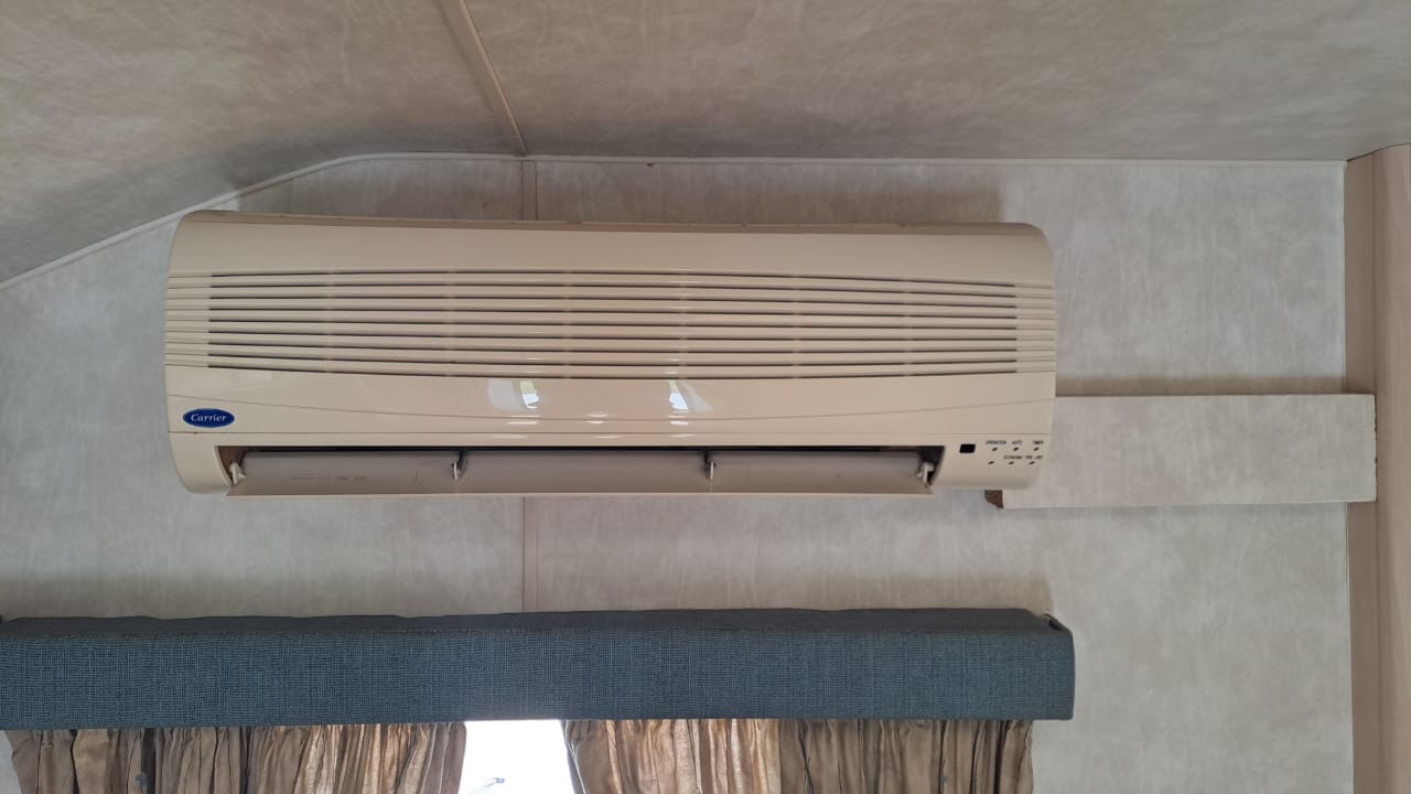 SOLD 2005 Jurgens Exclusive Caravan (CT 1005)