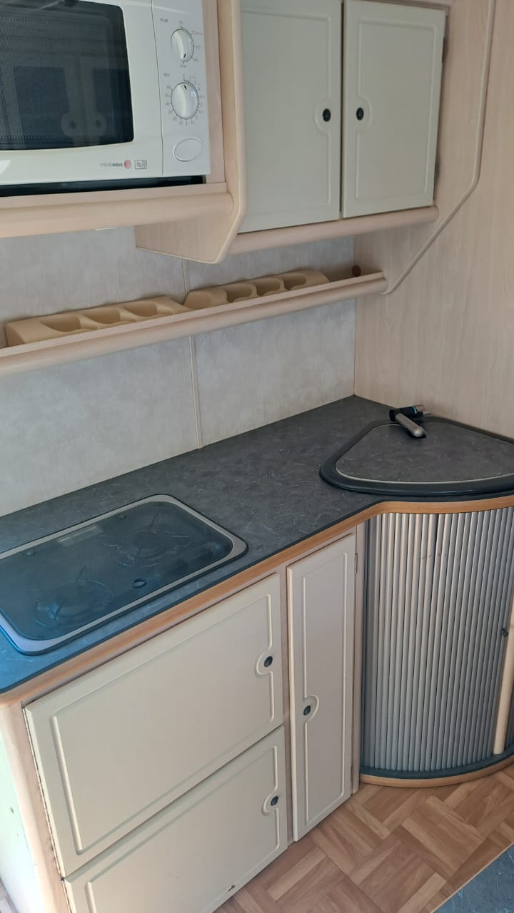 SOLD 2005 Jurgens Exclusive Caravan (CT 1005)